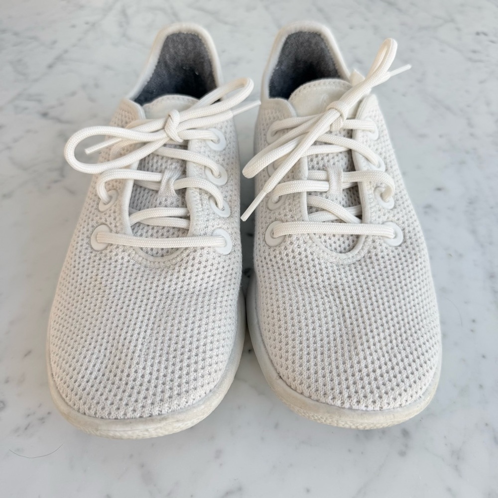 ALLBIRDS Tree runner sneakers in Kaikoura White White Sole Size 9